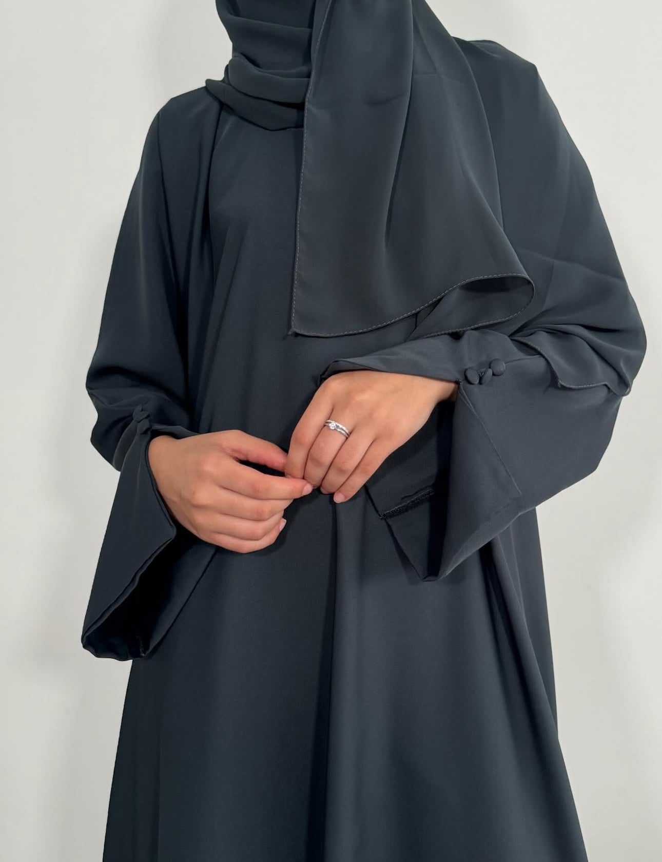 Lana Nida (Charcoal)