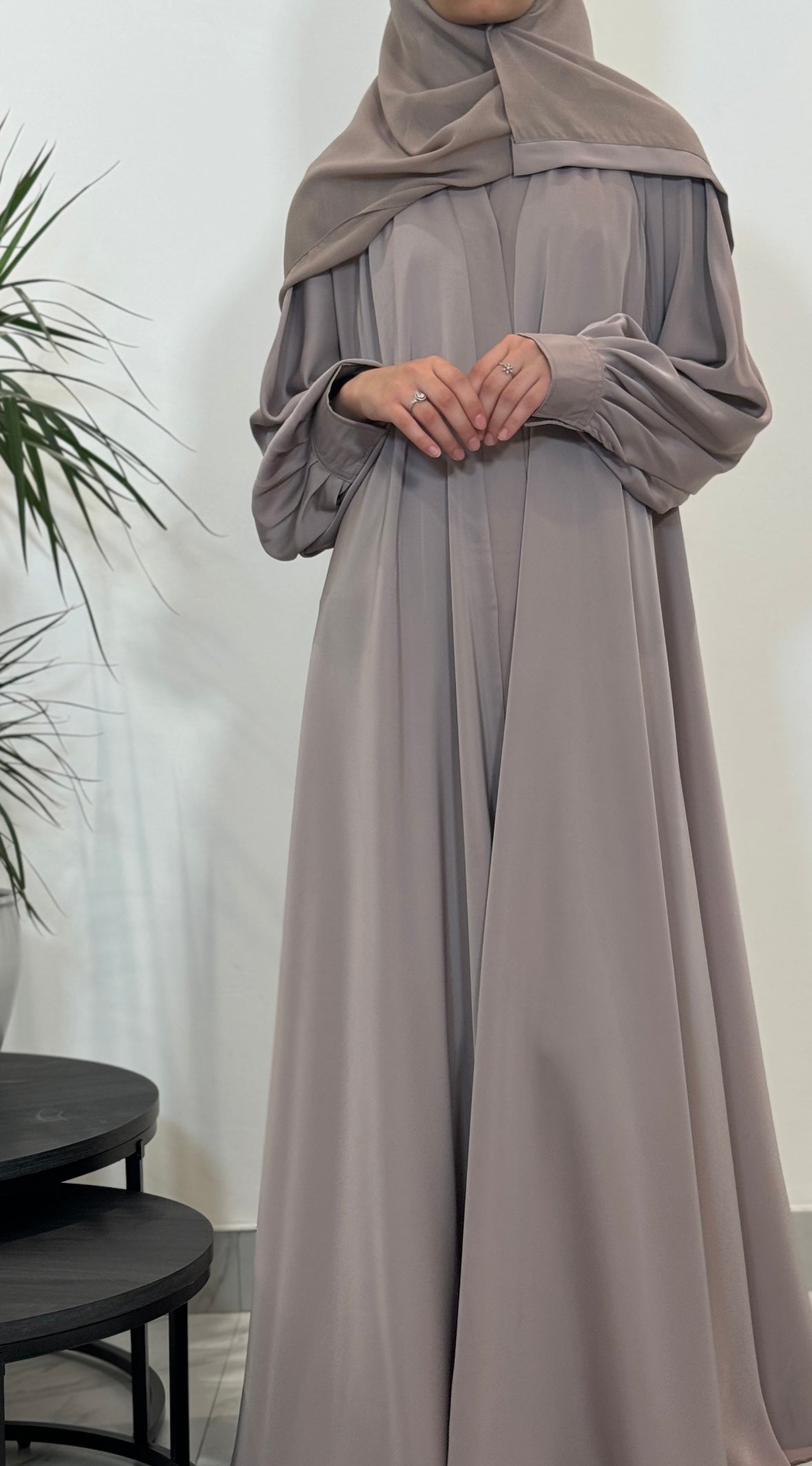 Esha Abaya - Nude