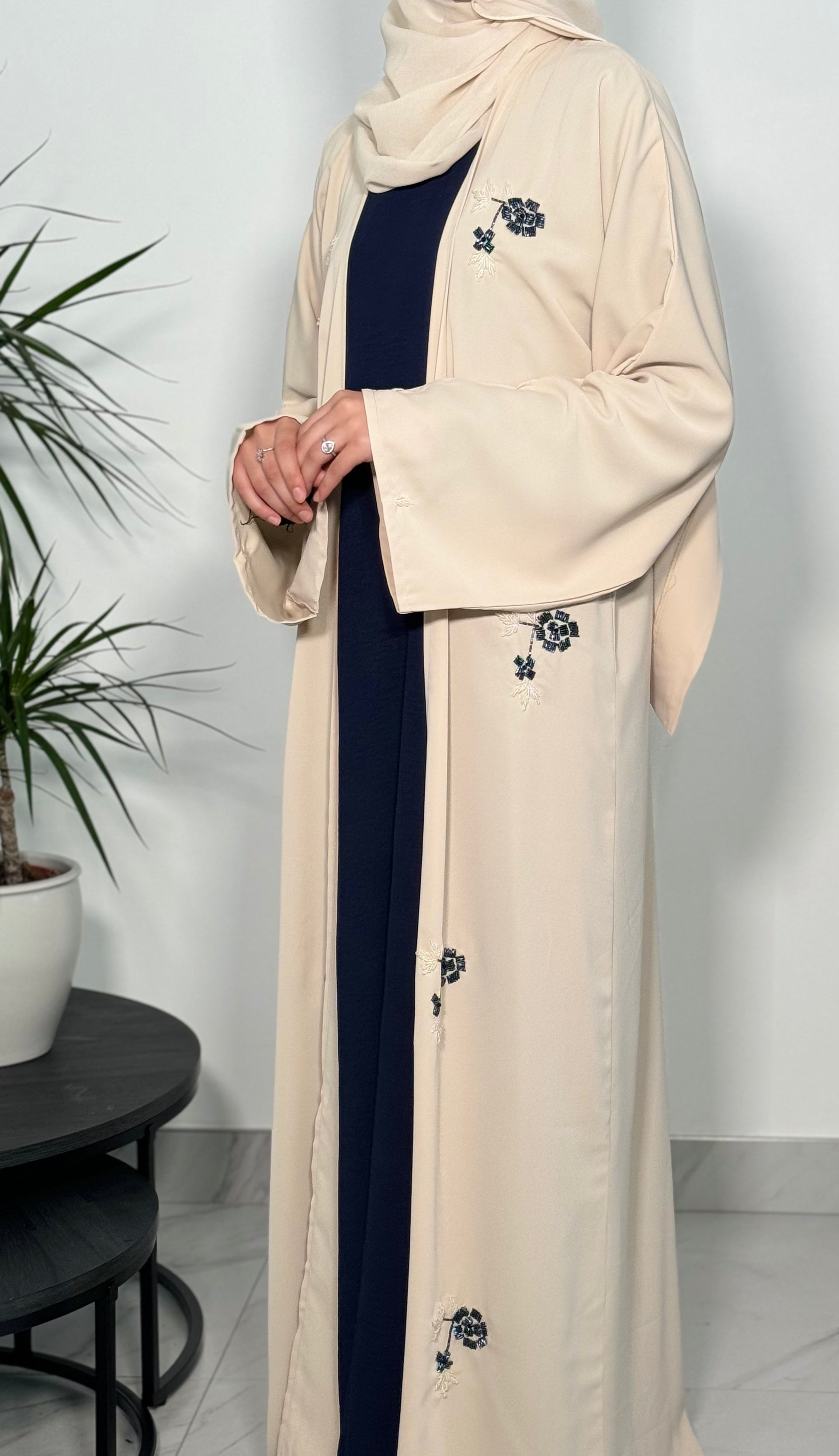 Hafsah Abaya - Beige/Navy